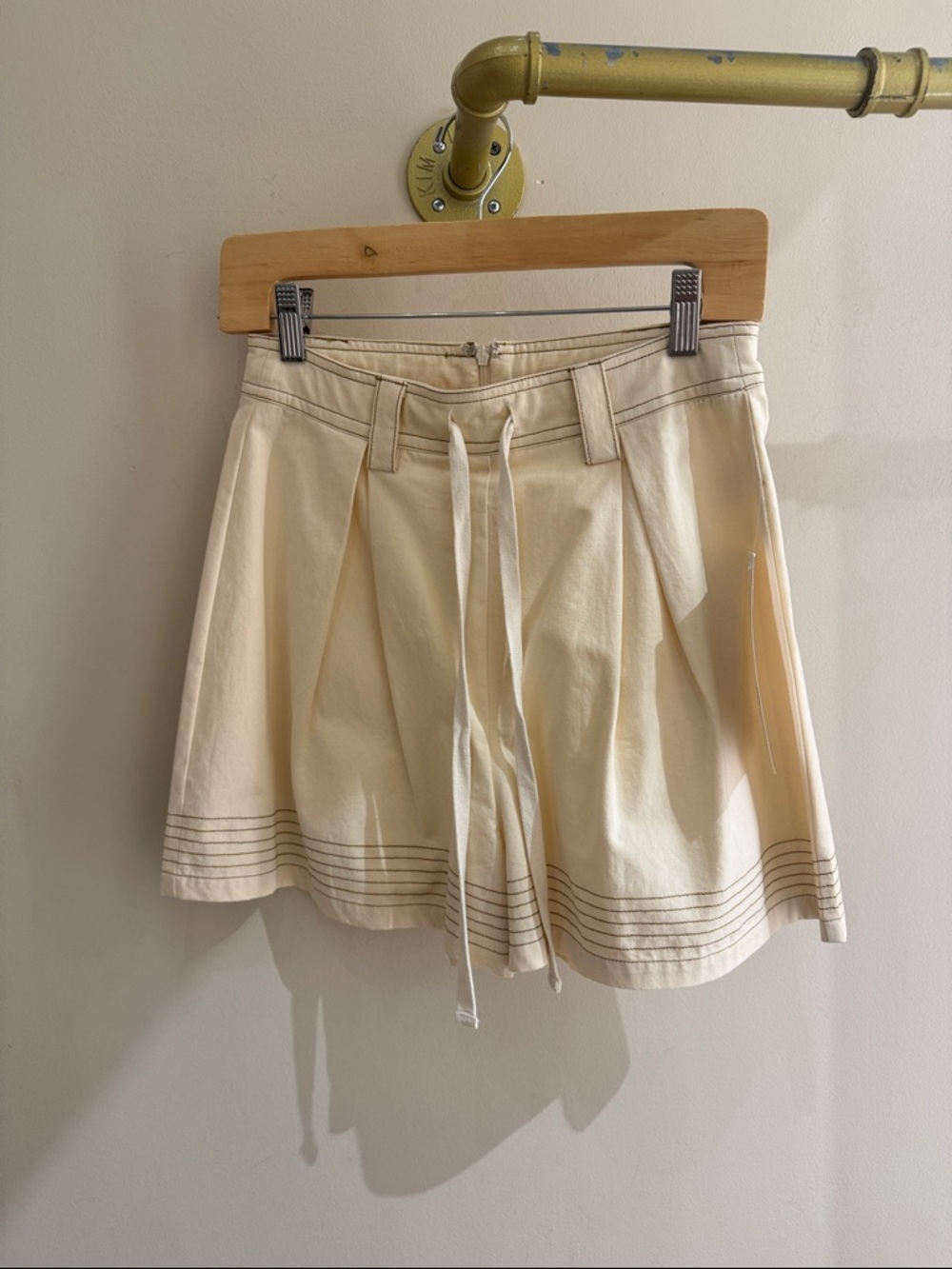 Women’s Cream Pleated Drawstring Shorts